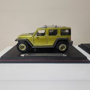 Maisto 1/18 Scale Model Car 36699 - Jeep